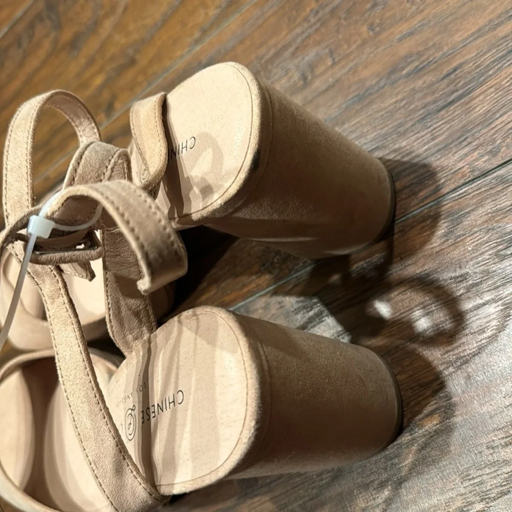 NEW! Chinese Laundry Dark Nude Theresa Platform Sandal - Size 8.5 🚜